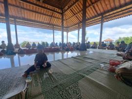 TRADISI SEDEKAHAN RUWAHAN WARGA PADUKUHAN BATUR